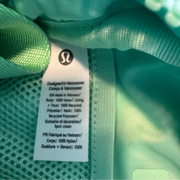 NWT Lululemon Light Green Everywhere Crossbody Bag - Picture 7 of 8